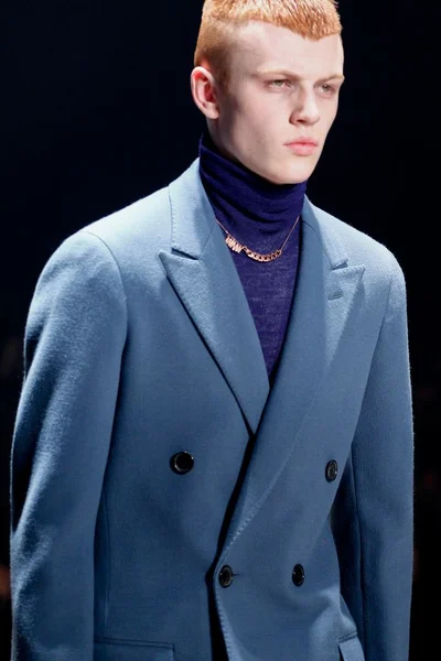 Look 1